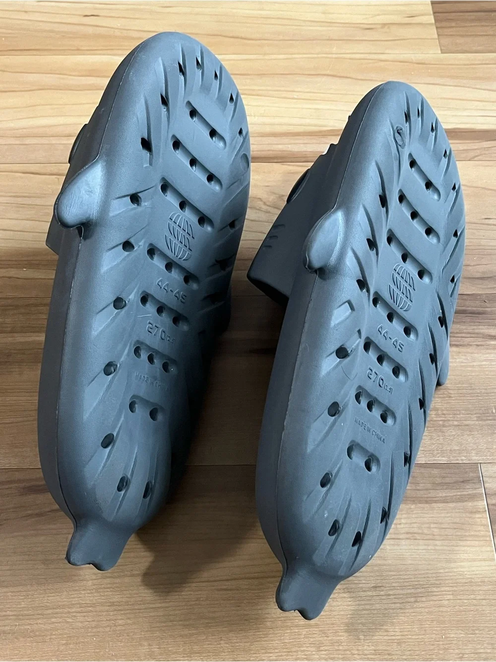 Unbranded Shark Foam Slide Slippers Gray EU 44-45 US Men’s 10-11